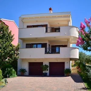 Nataly Apartman